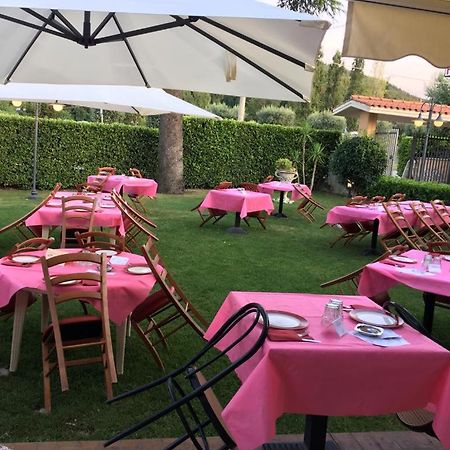 Il Salice Hotel Civitella Del Tronto Екстериор снимка