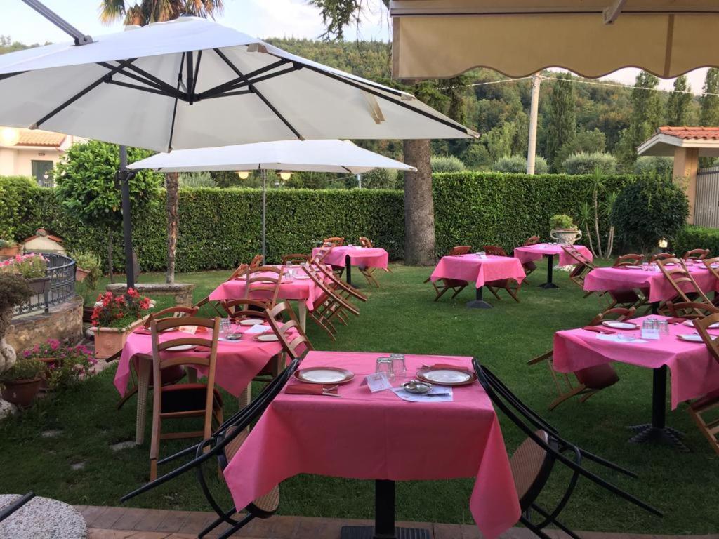 Il Salice Hotel Civitella Del Tronto Екстериор снимка