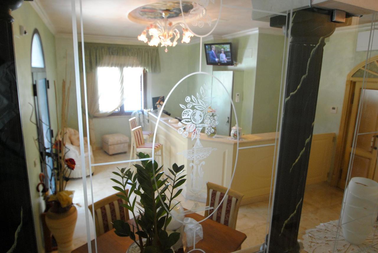 Il Salice Hotel Civitella Del Tronto Екстериор снимка