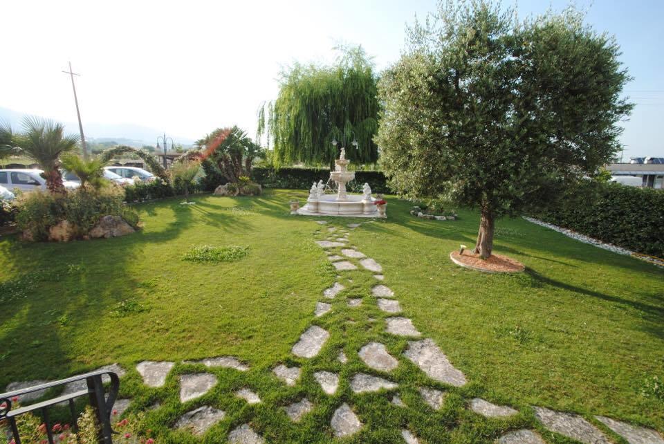 Il Salice Hotel Civitella Del Tronto Екстериор снимка