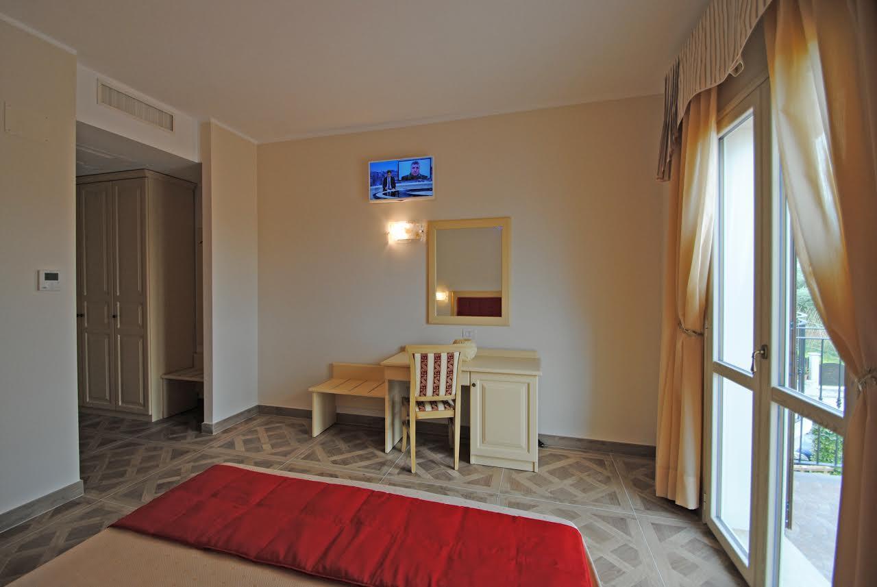 Il Salice Hotel Civitella Del Tronto Екстериор снимка