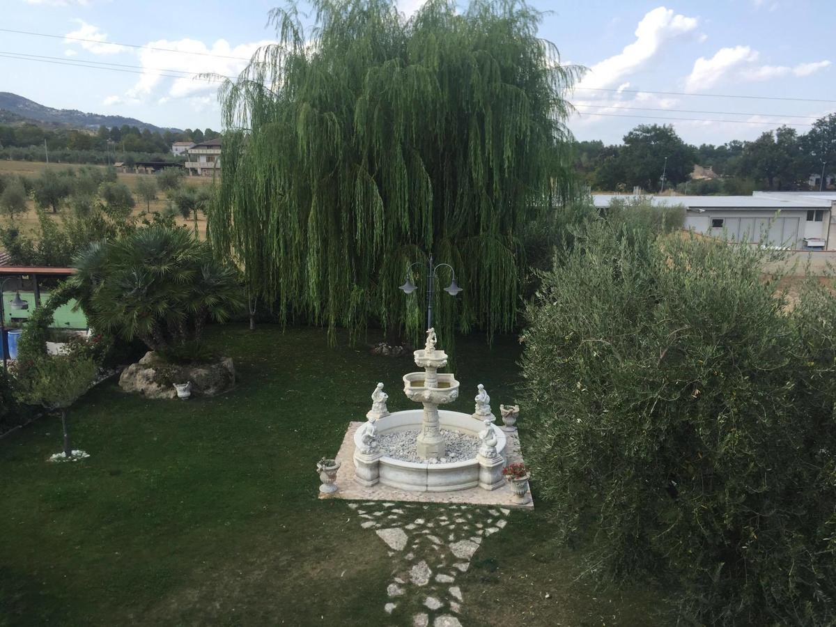 Il Salice Hotel Civitella Del Tronto Екстериор снимка